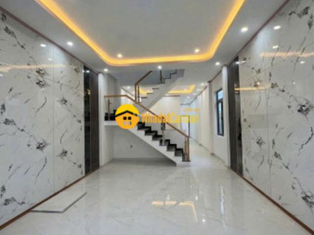 Nhà mặt phố bán