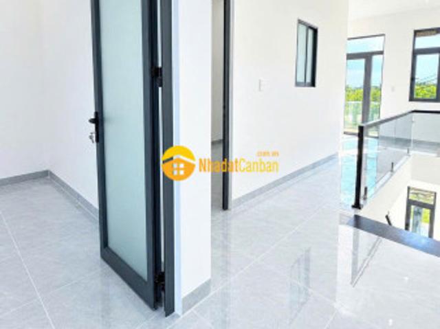 Nhà mặt phố bán