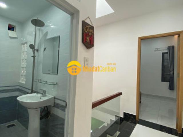 Nhà mặt phố bán