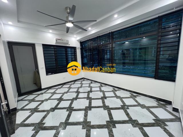Nhà mặt phố bán