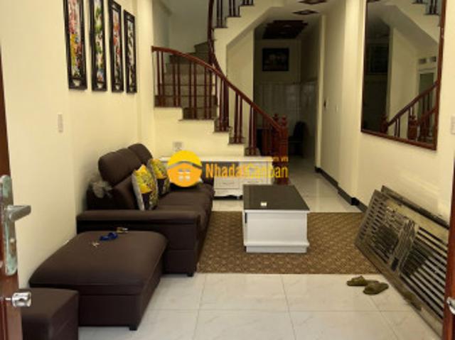 Nhà mặt phố bán