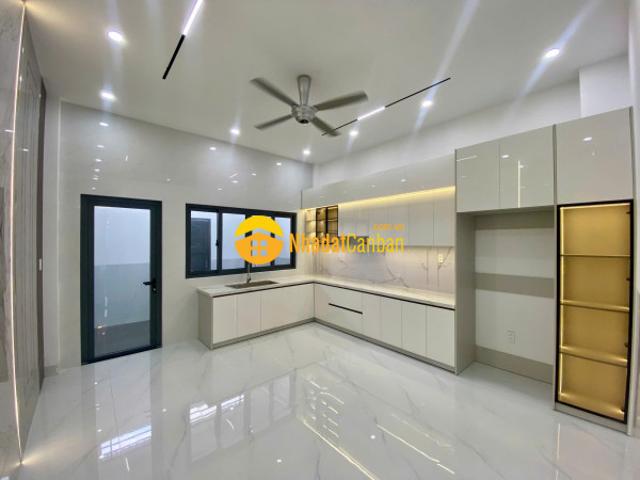 Nhà mặt phố bán