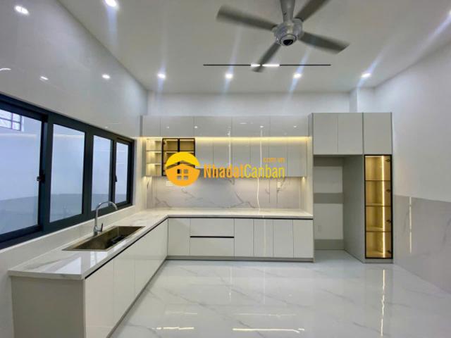 Nhà mặt phố bán