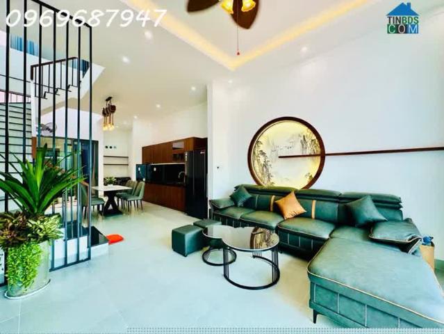 Nhà mặt phố bán