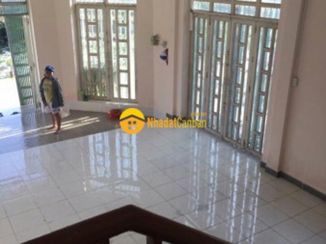 Nhà mặt phố bán