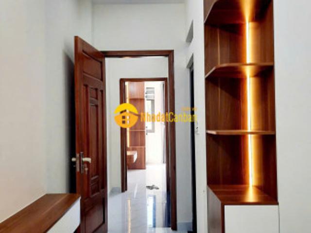 Nhà mặt phố bán