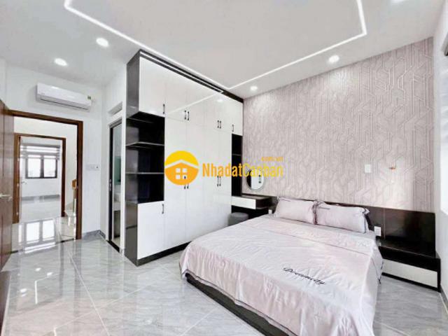 Nhà mặt phố bán