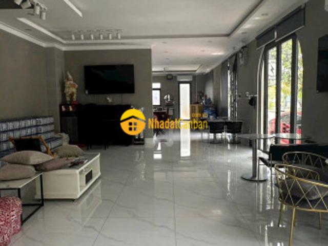 Nhà mặt phố bán