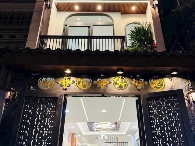 Nhà bán tại Khuôn viên UBND Thành phố Hồ Chí Minh, Thành phố Hồ Chí Minh