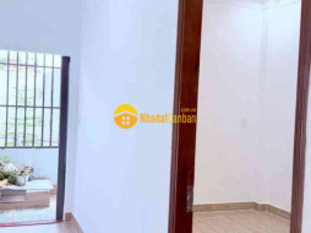 Nhà mặt phố bán