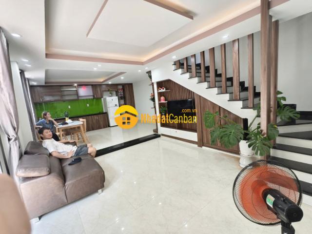 Nhà mặt phố bán