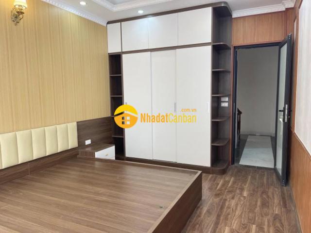 Nhà mặt phố bán