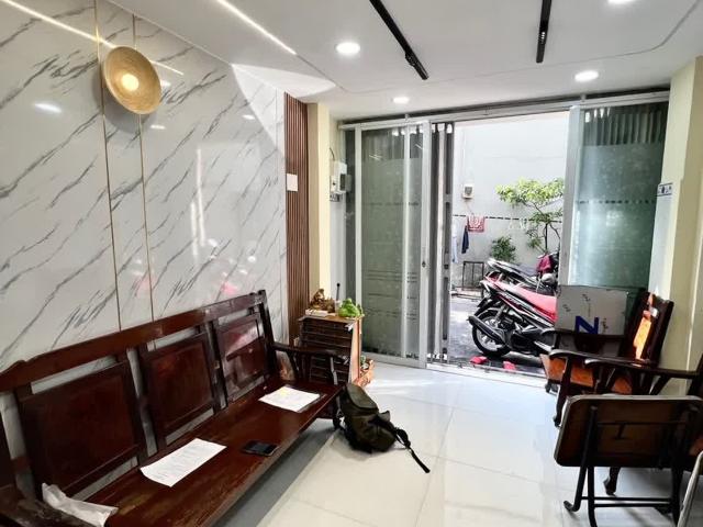 Nhà bán tại Khuôn viên UBND Thành phố Hồ Chí Minh, Thành phố Hồ Chí Minh