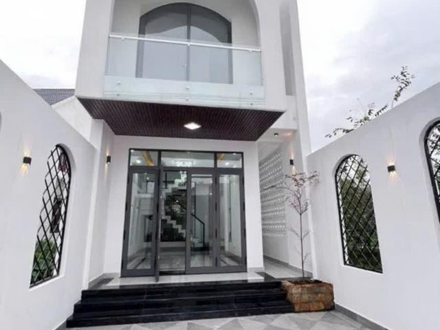 Nhà mặt phố bán