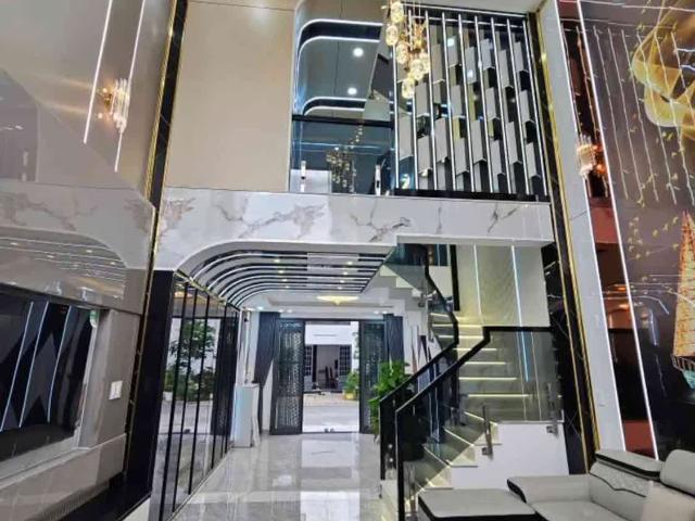 Nhà mặt phố bán tại Khuôn viên UBND Thành phố Hồ Chí Minh, Thành phố Hồ Chí Minh