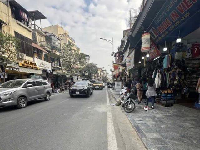 Nhà mặt phố bán tại Hoàn Kiếm, Hà Nội