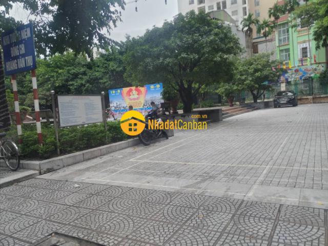 Nhà mặt phố bán