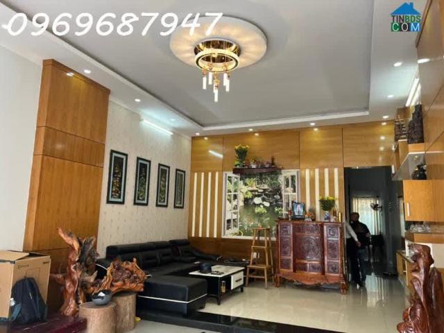 Nhà mặt phố bán