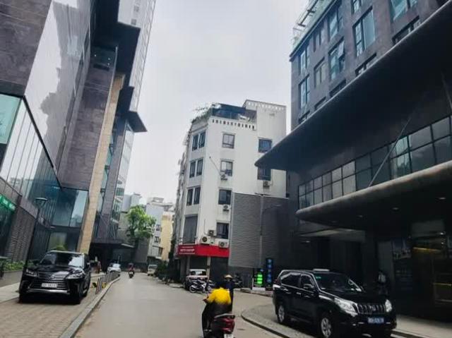 Nhà mặt phố bán tại Hoàn Kiếm, Hà Nội