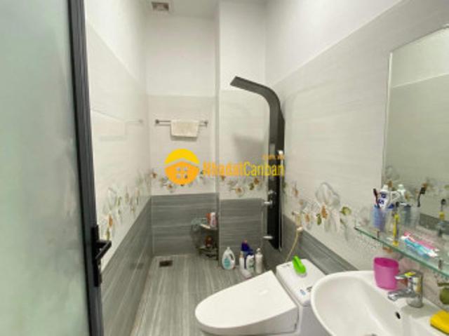 Nhà mặt phố bán