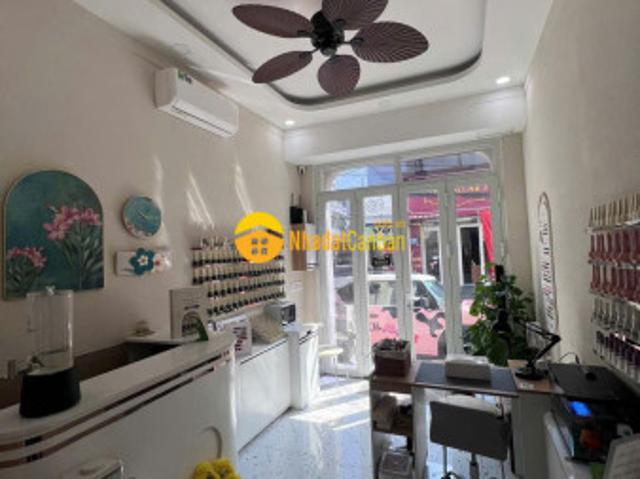 Nhà mặt phố bán