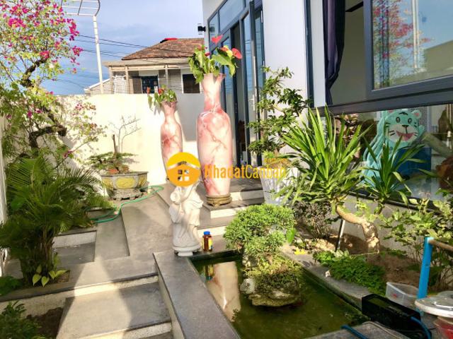 Nhà mặt phố bán