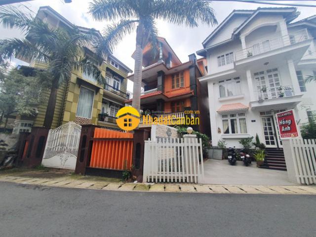 Nhà mặt phố bán