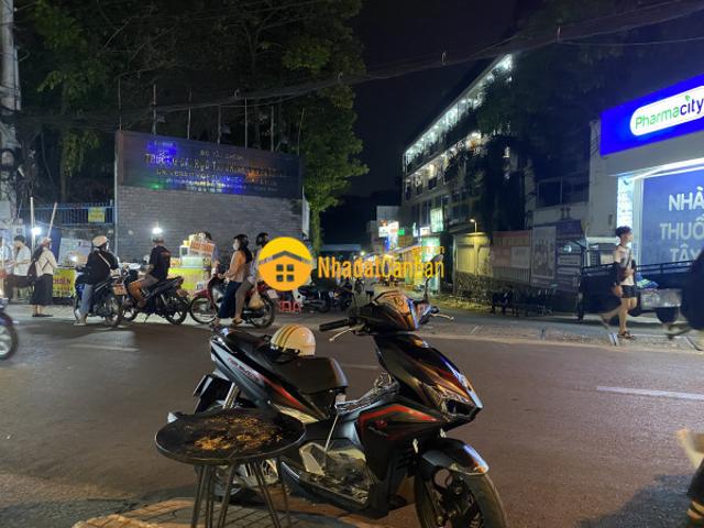 Nhà mặt phố bán