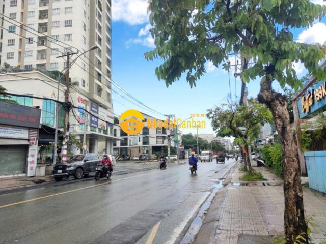 Nhà mặt phố bán