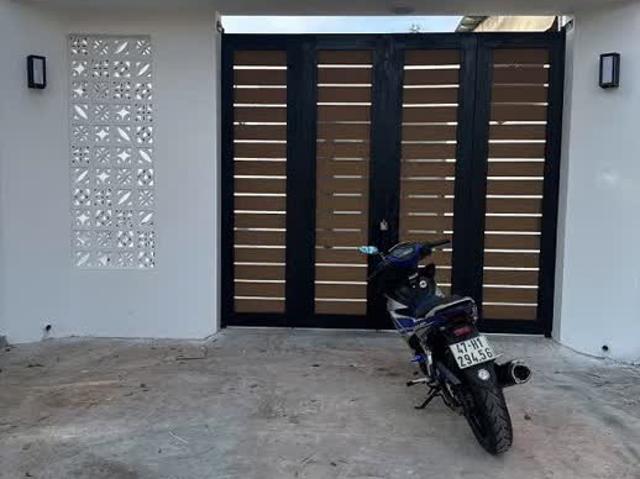 Nhà mặt phố bán