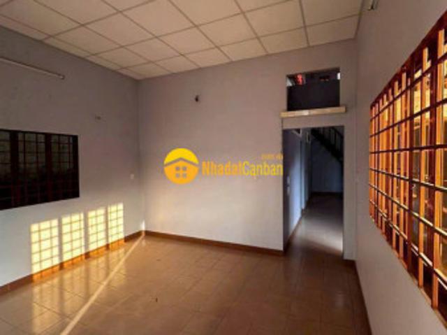 Nhà mặt phố bán