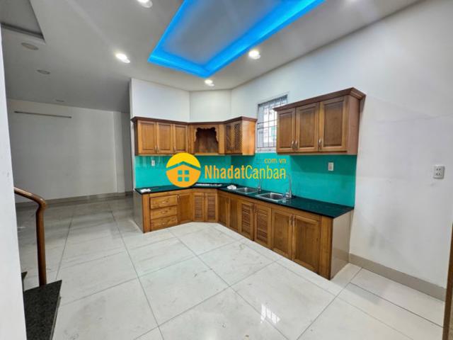 Nhà mặt phố bán