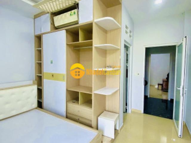Nhà mặt phố bán