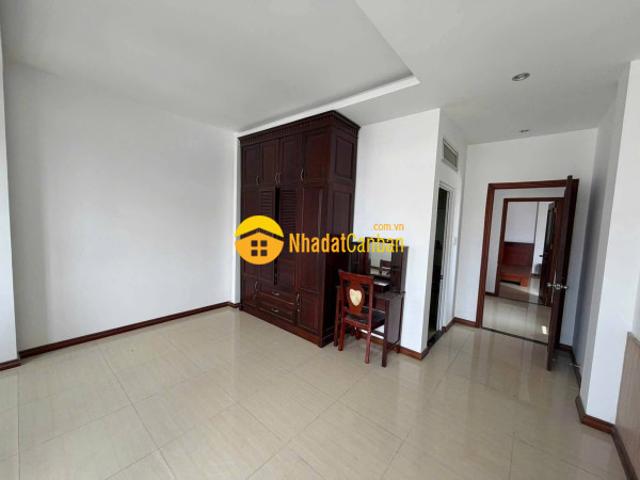 Nhà mặt phố bán