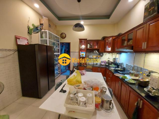Nhà mặt phố bán