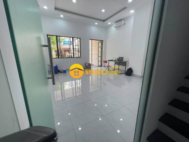 Nhà mặt phố bán