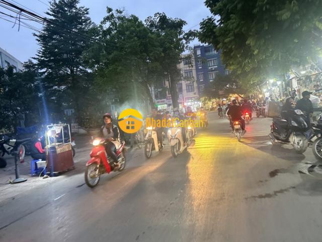 Nhà mặt phố bán
