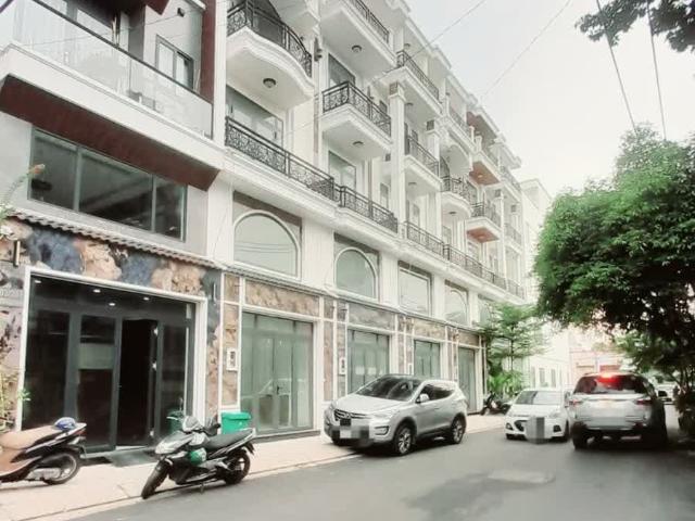 Nhà bán tại Khuôn viên UBND Thành phố Hồ Chí Minh, Thành phố Hồ Chí Minh