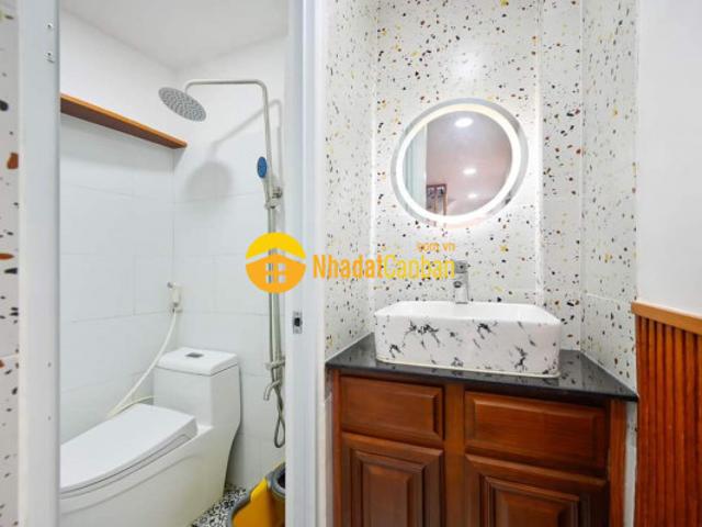 Nhà mặt phố bán