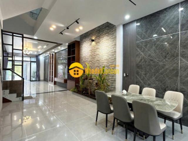 Nhà mặt phố bán