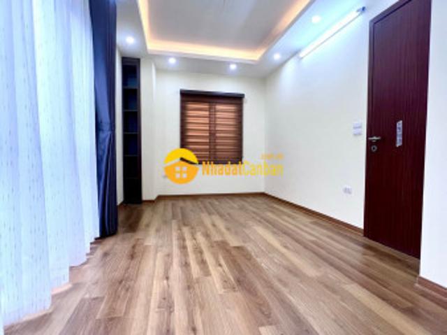 Nhà mặt phố bán