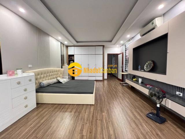 Nhà mặt phố bán