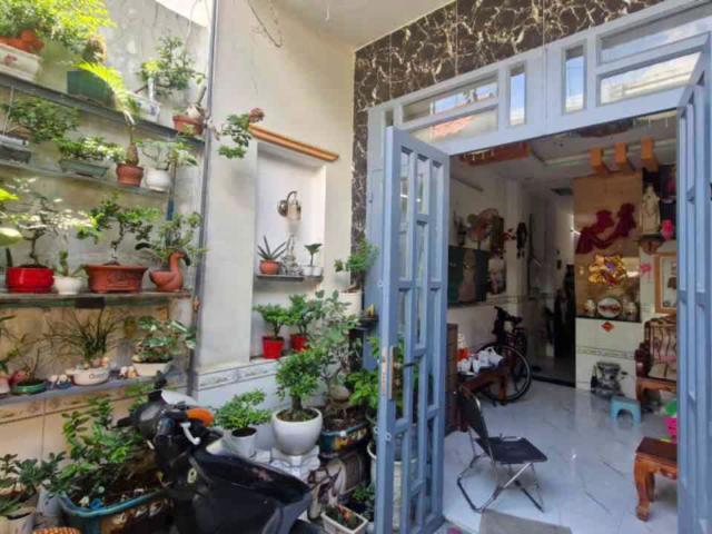 Nhà mặt phố bán