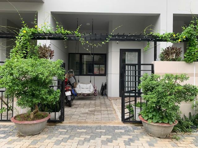 Nhà mặt phố bán