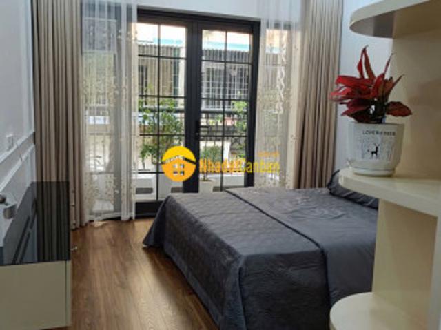 Nhà mặt phố bán