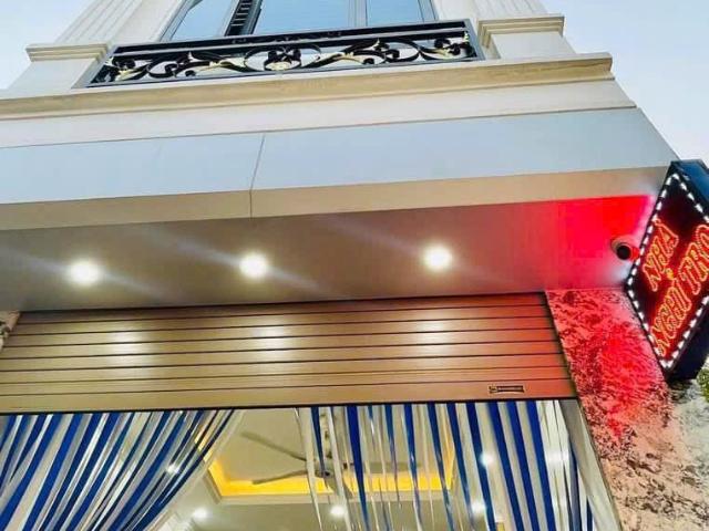 Nhà mặt phố bán