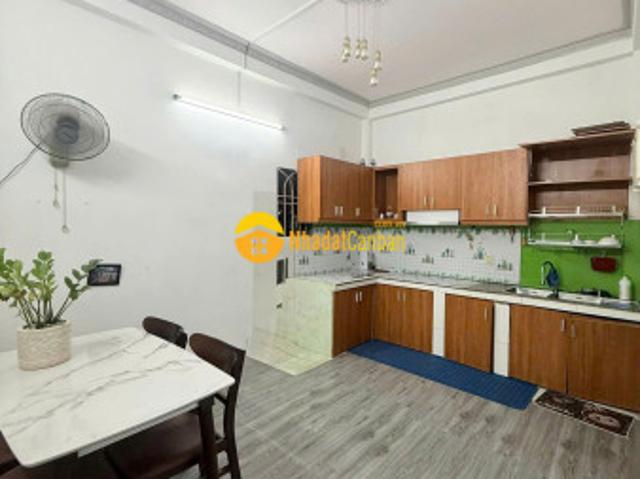 Nhà mặt phố bán