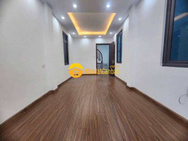 Nhà mặt phố bán