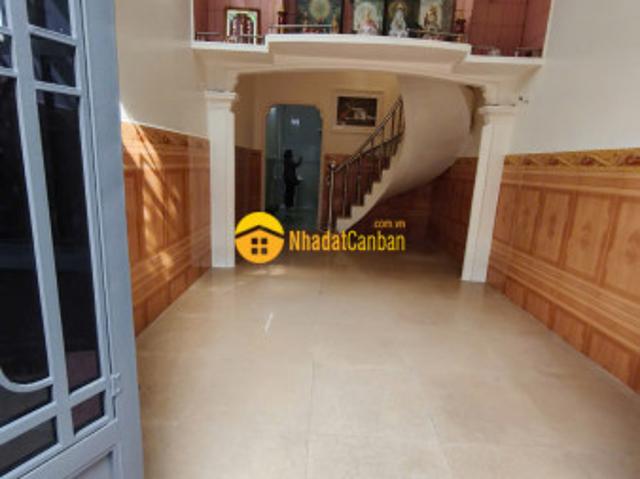 Nhà mặt phố bán