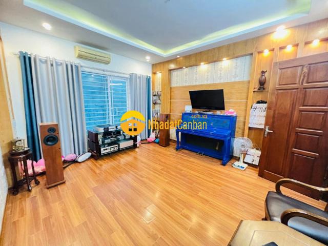 Nhà mặt phố bán